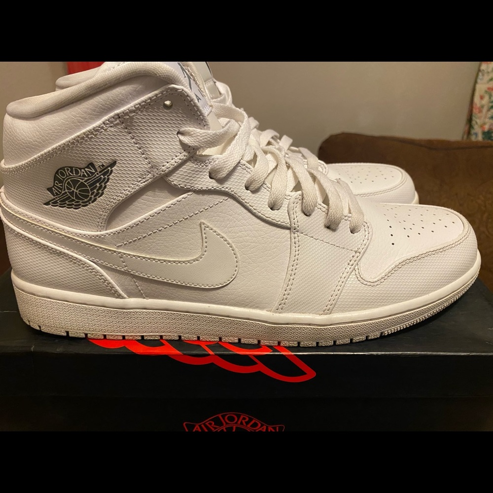 Jordan 1’s size 13 men